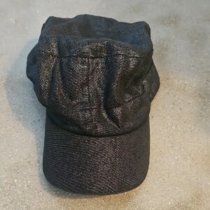 Black Shiny Cap